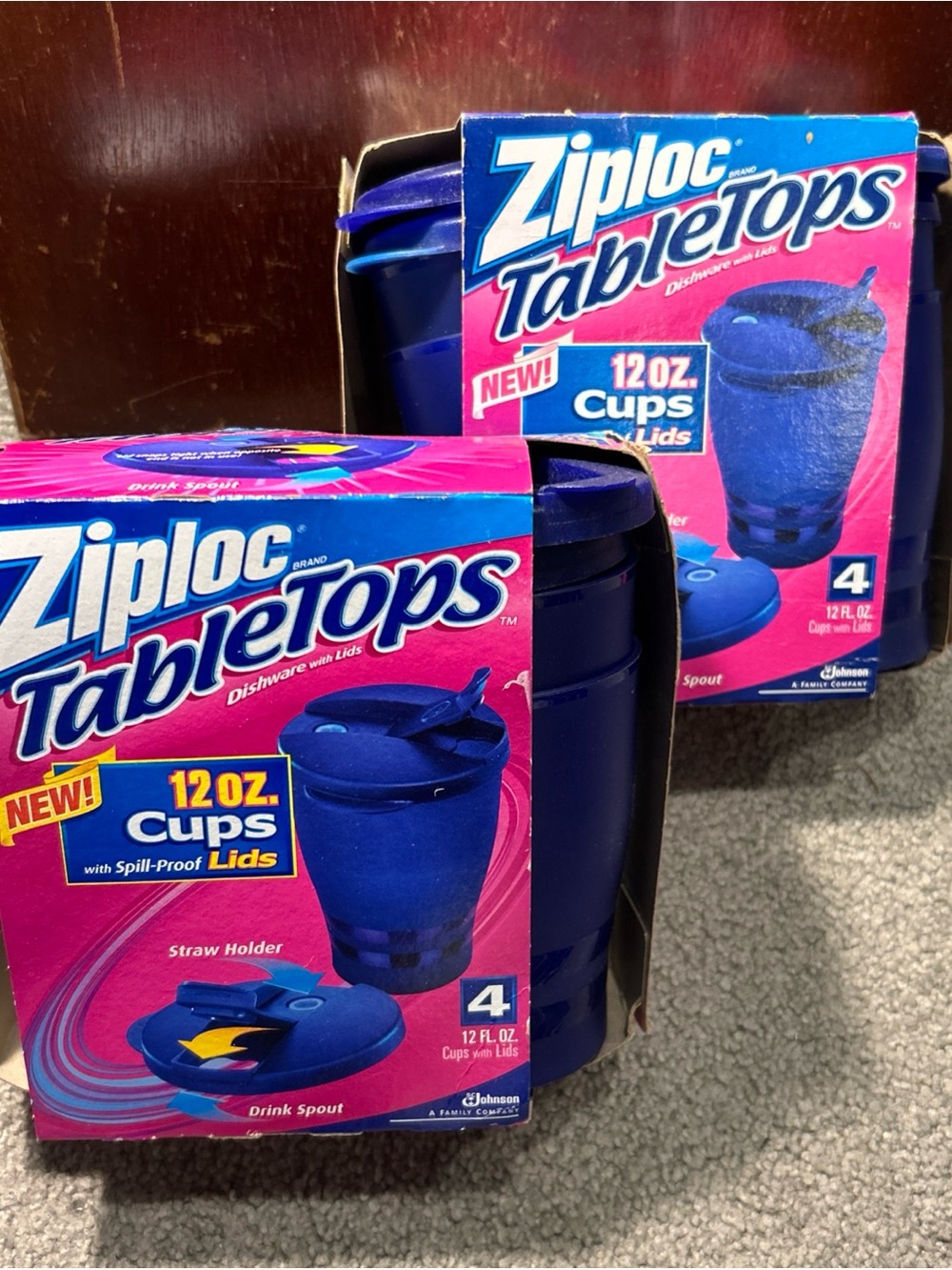 X2 Ziploc TableTops 12oz Cups w/ Spill-Proof Lids Dishware 4-pack Straw Holder